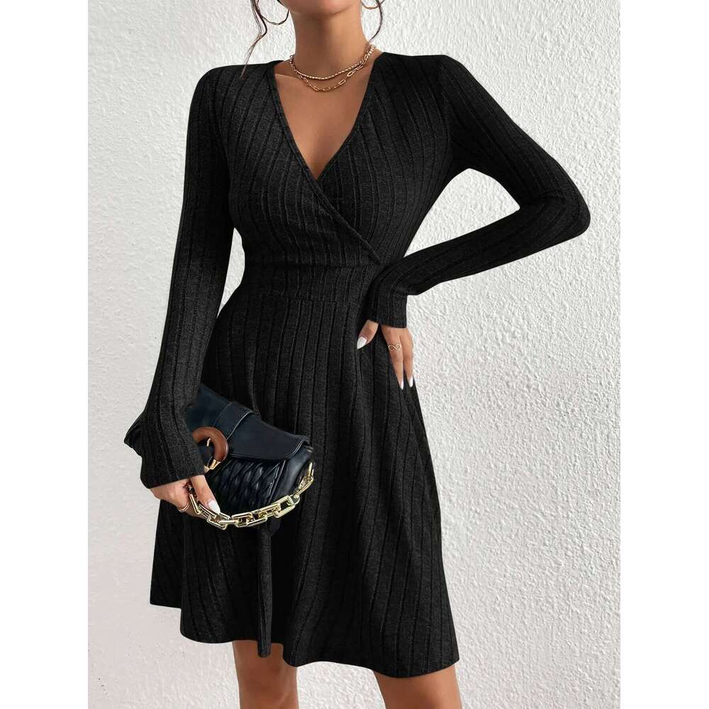 Autumn and Winter New Women's Knitted Slim Sexy Sheath Waist Slimming Inside a Short Bag Hip Little Black Dress C260312