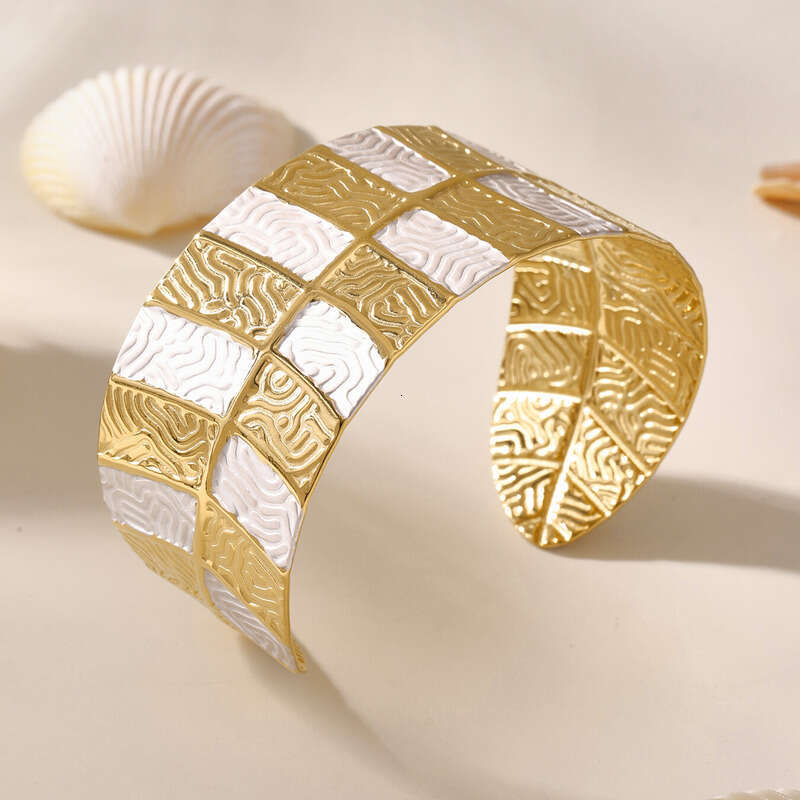 Women's Bohemian Bracelet: Fashion Pleated Round Open Stainless Steel Bangle & Arm Ring, Minimalist Style, Unique Wristband, Light Luxury Jewelry