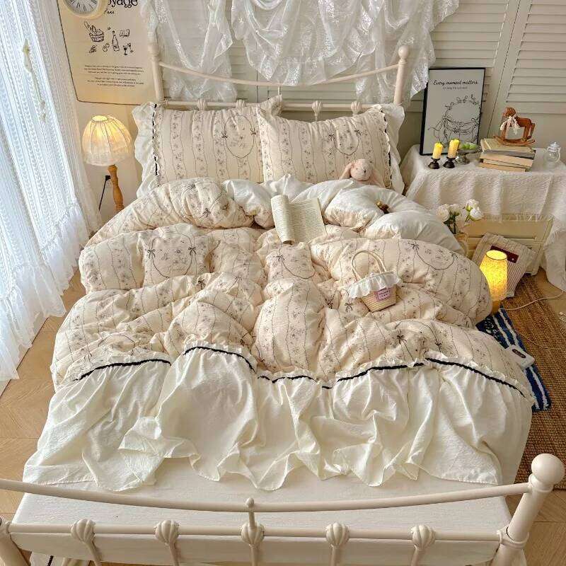 2025 new Korean French lazy puff flower edge quilt cover four-piece princess style dormitory three-piece set H260312