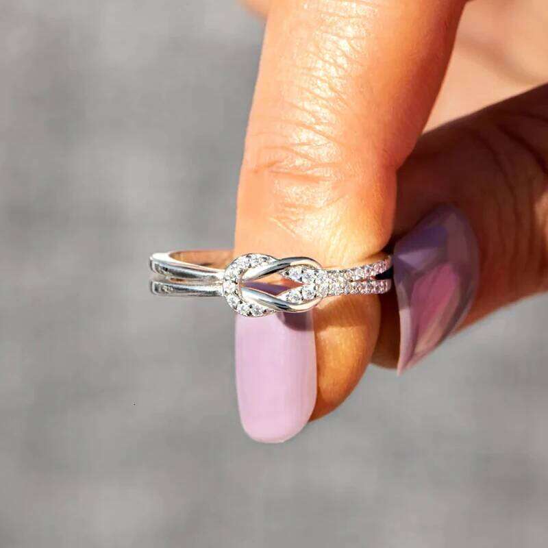 Huitan Creative Design New Women Finger Rings Silver Color Exquisite Cubic Zircon Accessories Good Quality Wedding Band Jewelry H260312