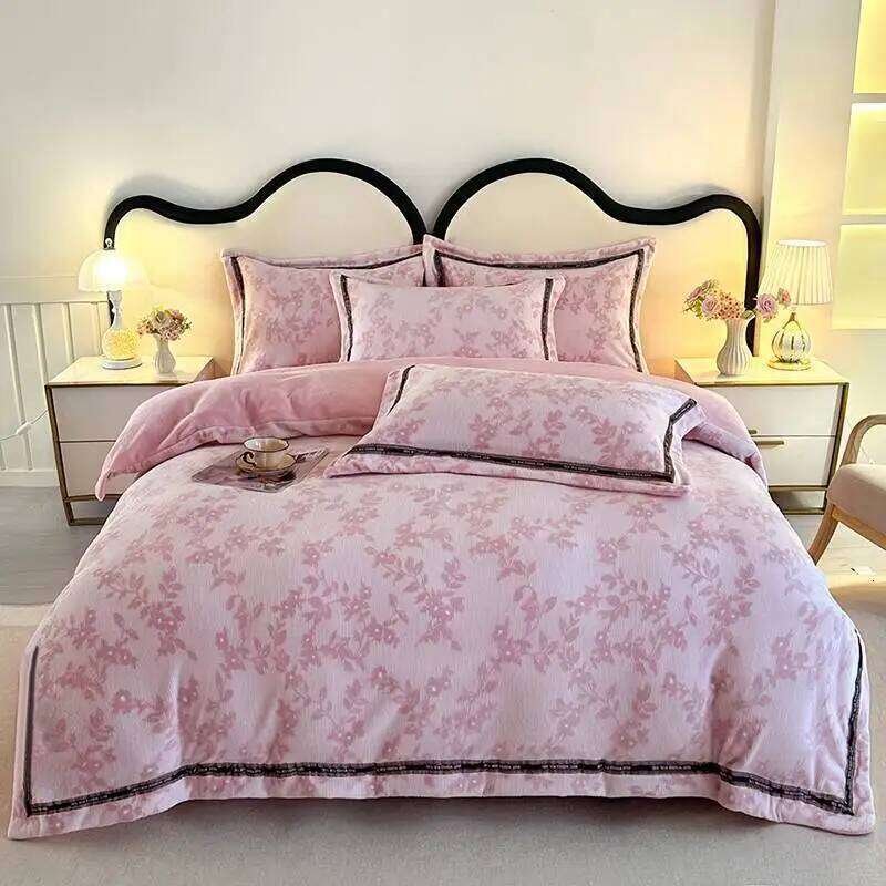 2025 new solid color high gram weight webbing winter warm milk fleece engraved bed sheet four-piece set H260312