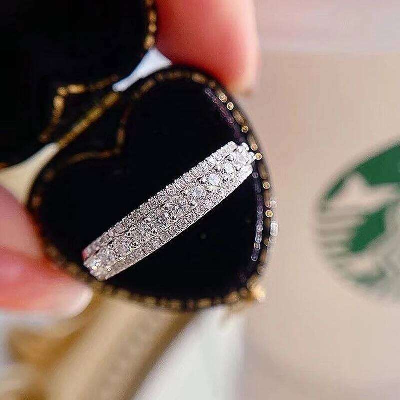 Huitan Silver Color Wedding Bands Bling Cubic Zircon for Women High Quality Simple Delicate Lady Ring Fashion Jewelry H260312