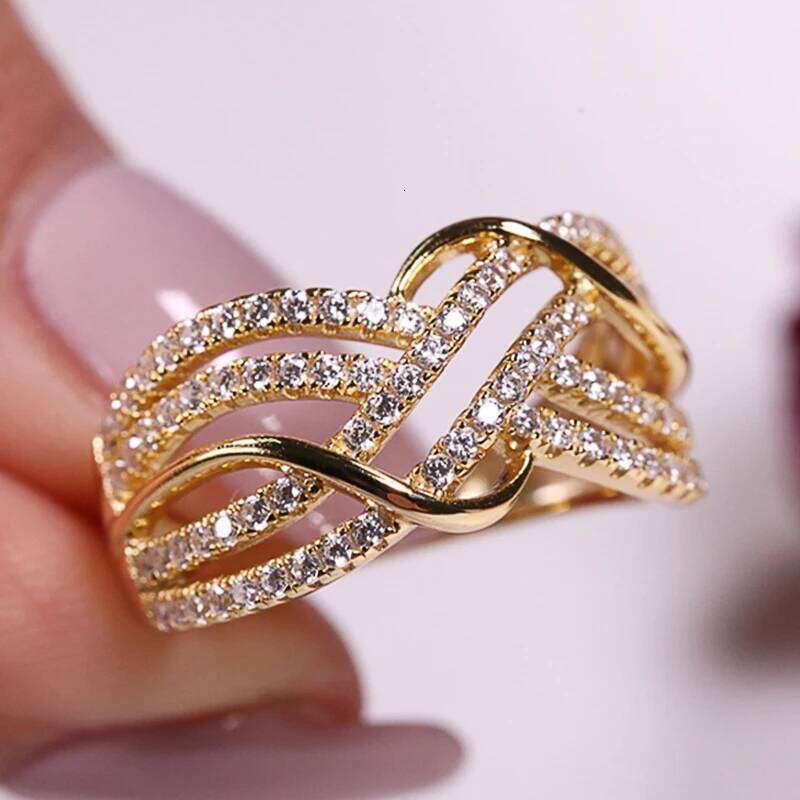 Huitan Hyperbole Wide Ring for Women Gold Color Twist Design Band Cocktail Rings Fashion Female Accessories Party Jewelry H260312