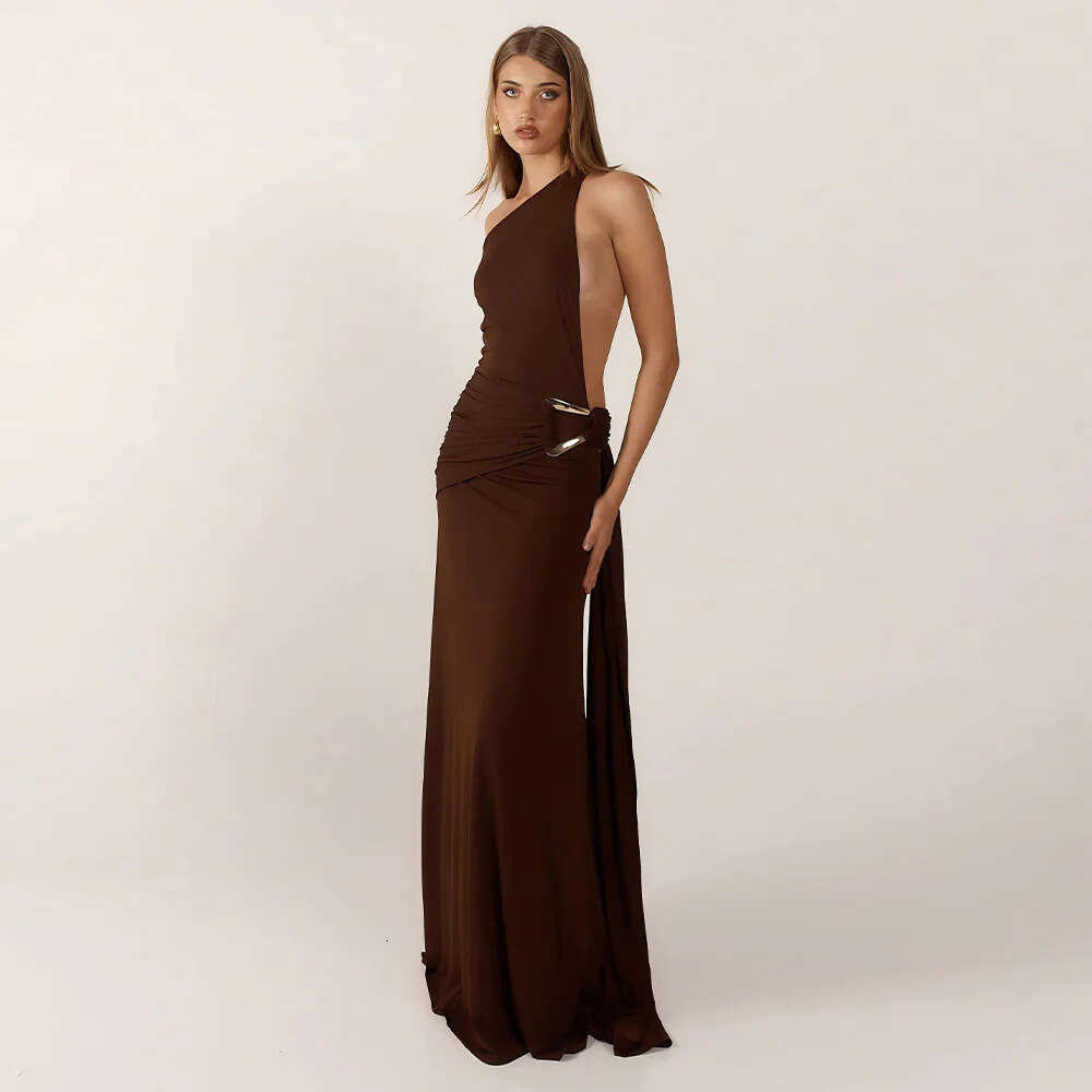 European and American 2025 cross-border women's high-end light luxury socialite dress, one-shoulder black bandage dress with metal accessories