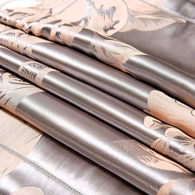 New 4Pcs European Satin Jacquard Bedding Four Season Universal Skin Friendly Cozy Duvet Set Double Couple Size Bedclothes H260312