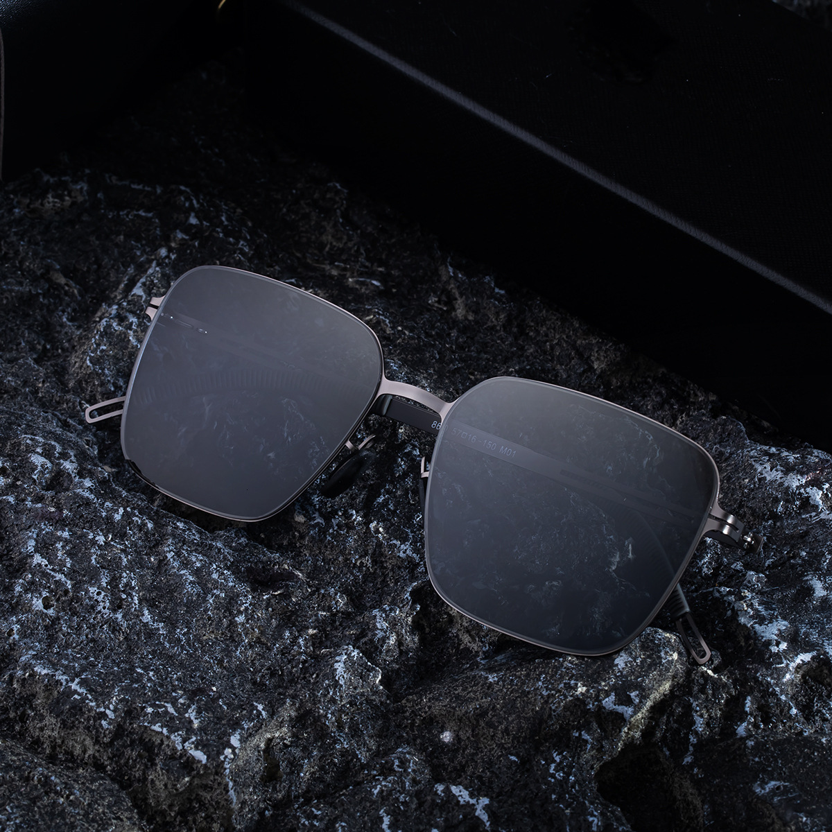 2026 New Fashion Square Frame Polarized Sunglasses for Men, Nylon Lenses, Outdoor Sun Protection Sunglasses,