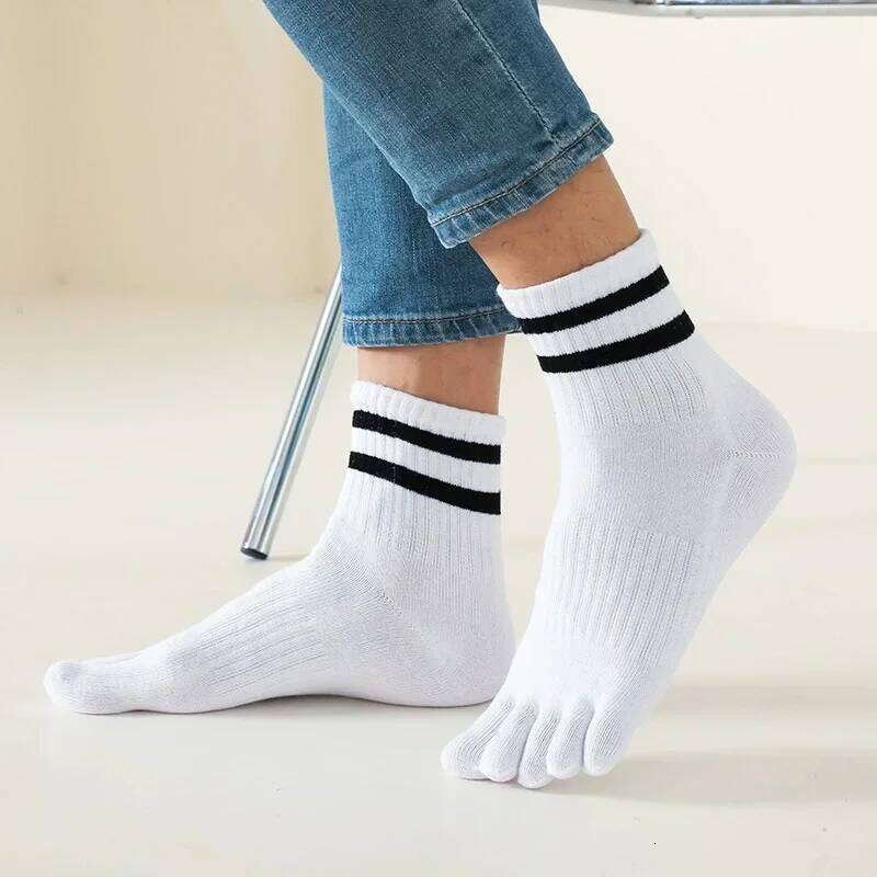Mans Five Finger Cotton Striped Solid Casual Sweat-Absorbing Anti-Bacterial Warm Fitness Sport Toe Short Socks Student Z260312