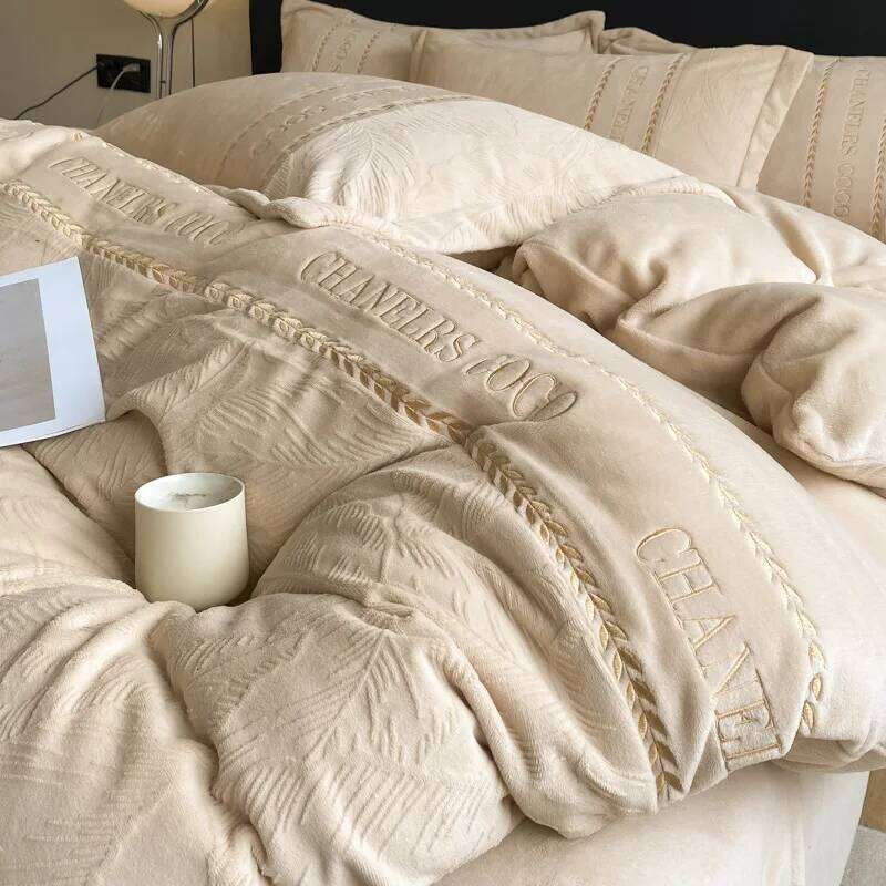 Light Milk Four-piece Winter Coral Velvet Bed Sheet Quilt Cover Bedspread Bedding Set H260312