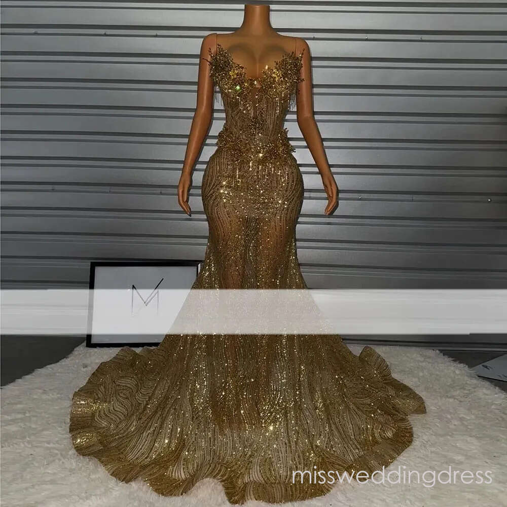 Elegant Gold Prom Dresses Luxury 2026 Beading Black Girls Matric Dance Party Gown Crystal Mermaid Evening Dress M12