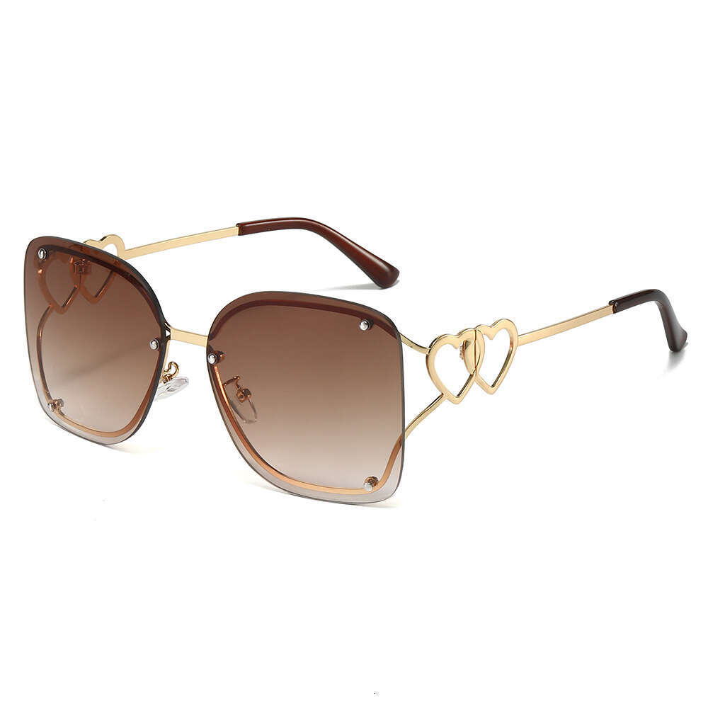 New Square Glasses, European And American Style With Unique Double-Heart Design, Large Frame Ins-Style Sunglasses For Women