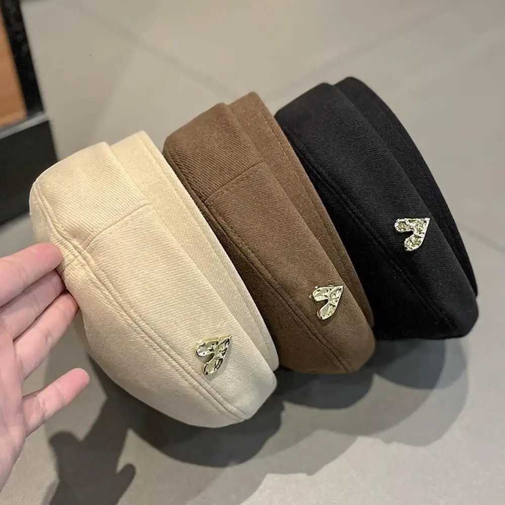 Women Metal Heart-shaped Berets French Artist Warm Winter Beanie Hat Solid Color Elegant Lady Painter Cap Street Octagonal Beret H260312 - view 7
