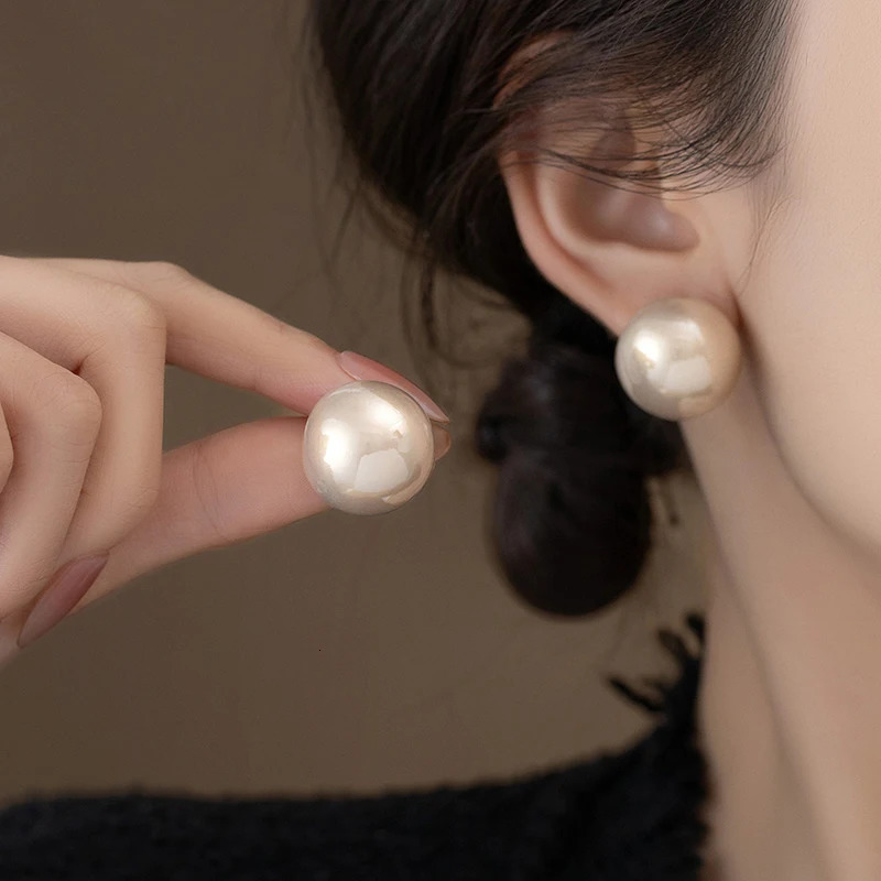 Womens Minimalist Gap Pearl Stud Earrings Fashion Jewelry Versatile Party Accessory 2026 n For Gilrs 260309