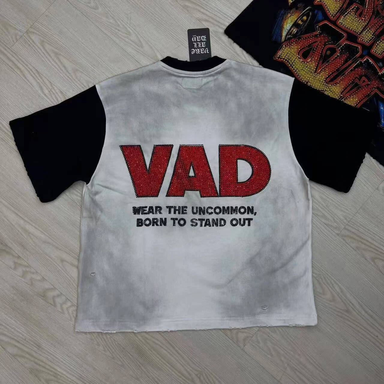 2026 New Fashion Streetwear Shinning Diamond Baggy Tshirts for Men and Women Short Sleeve Rhinestone Cotton Top Tees Oversized ddmythur
