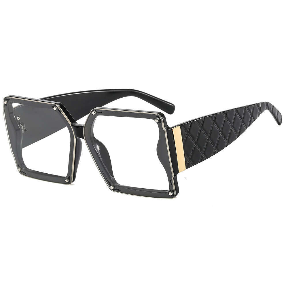 Sunglasses for Women Classic Trendy Square frame Gradient tinted lenses Beach Driving Outdoor Sun Glasses Retro Oversized Frame