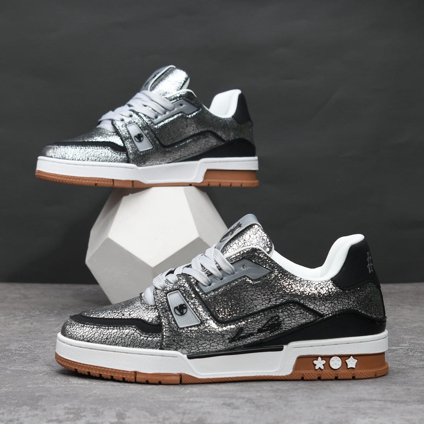 2026 Spring Summer Fashion Men's and Women's Shoes New Design Trendy Lightweight Comfortable Sports Shoes for Couples Versatile Breathable C