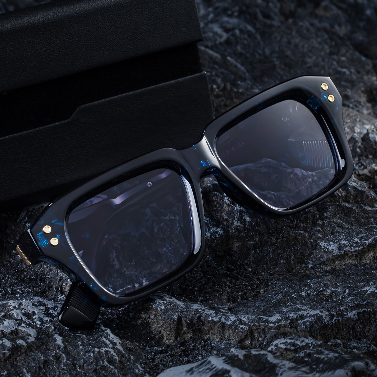 2026 New Fashion Square Small Frame Polarized Unique High-end Sun Protection Sunglasses for Men,