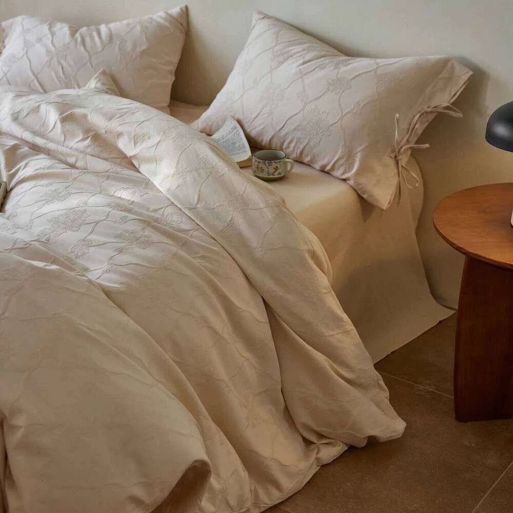 High-end light embossed jacquard thickened brushed four-piece warm bedding H260312