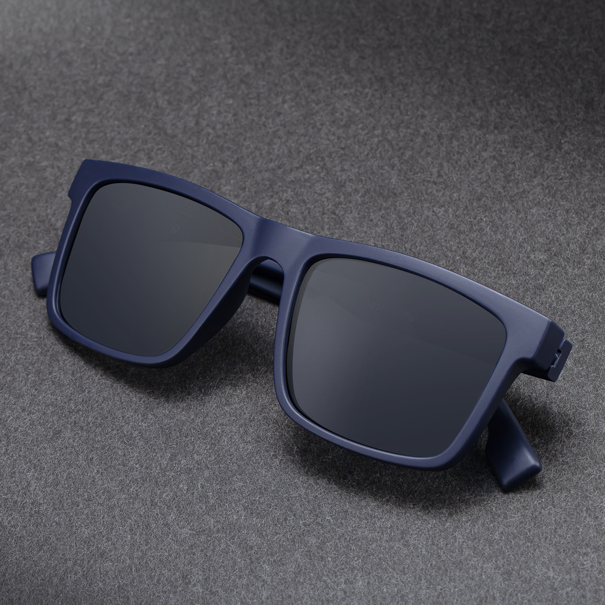 2026 New Square Polarized Retro PC Frame Personality Outdoor Sun Protection Sunglasses for Men