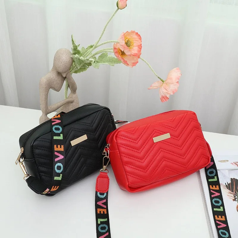 Embroidered camera bag 2025girl bags for crossborder womens wholesale casual small square versatile shoulder 260227