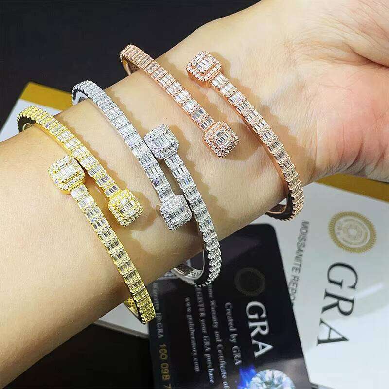 Hip-Hop Boutique Jewelry Iced D Color Long Stick Bread Pure Sier VVS Moissanite Bracelet