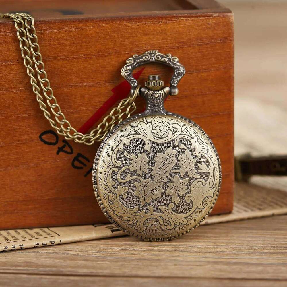 Vintage Classic Quartz Watch Exquisite Carved Roman Numeral Chain Pendant Men Women Pocket Watches reloj de bolsillo