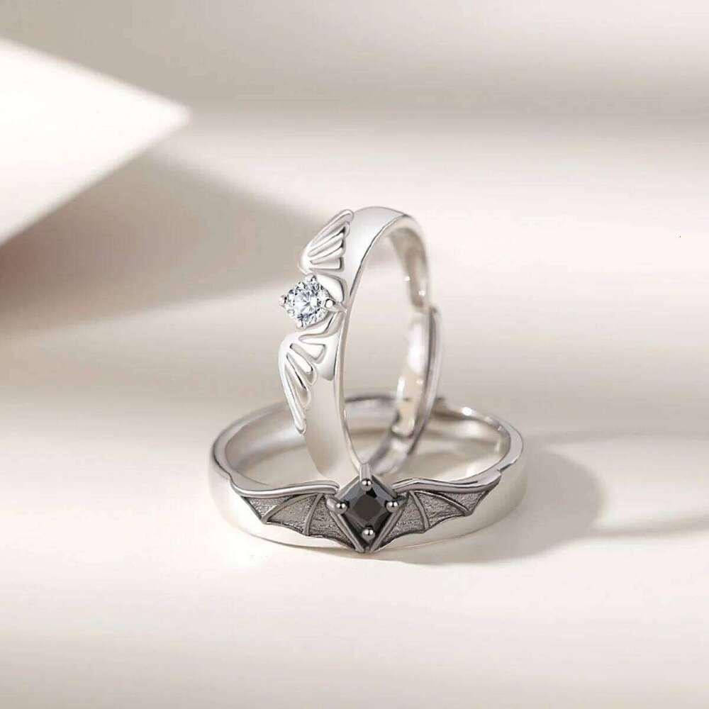 2Pcs/Set Dainty Black White Zircon Angel Demon Wings Couple Rings For Women Men Romantic Crystal Wing Finger Ring Lover Jewelry W260311