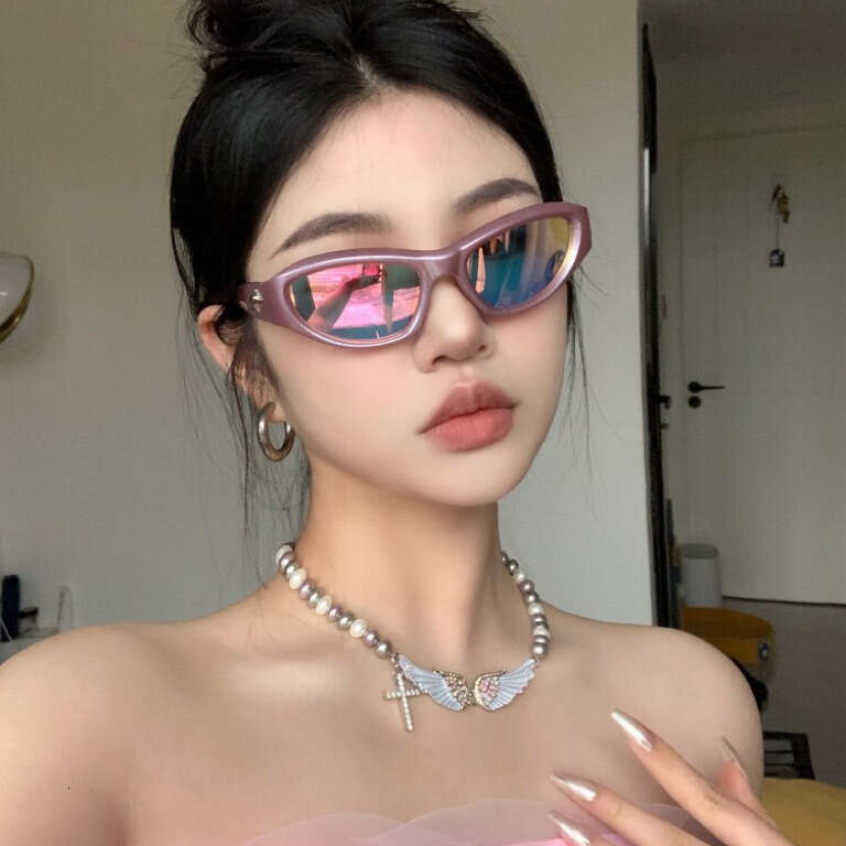 Designer Sunglasses For Women cat eye glasses for men women Fashion streetwear sunglasses Green flash lens candy pink frame
