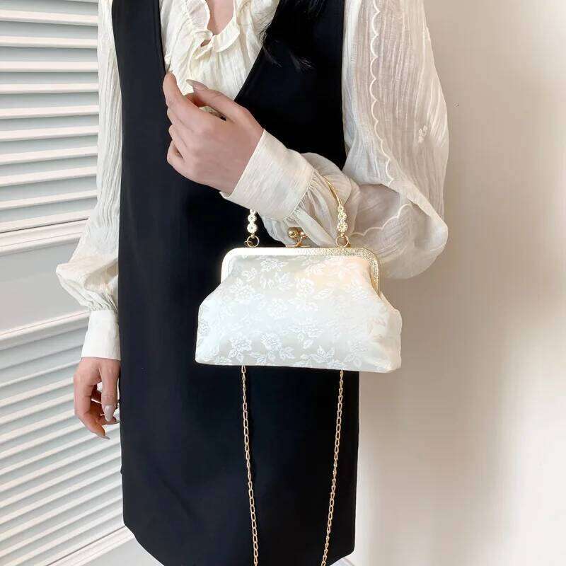 Clasp Frame Embroidery Chinese Style Purse Large Capacity Hanfu Shell Handbag Polyester Luxury Ladies Clutch Bag Girls tote bag shoulder bag Xiu Lai S
