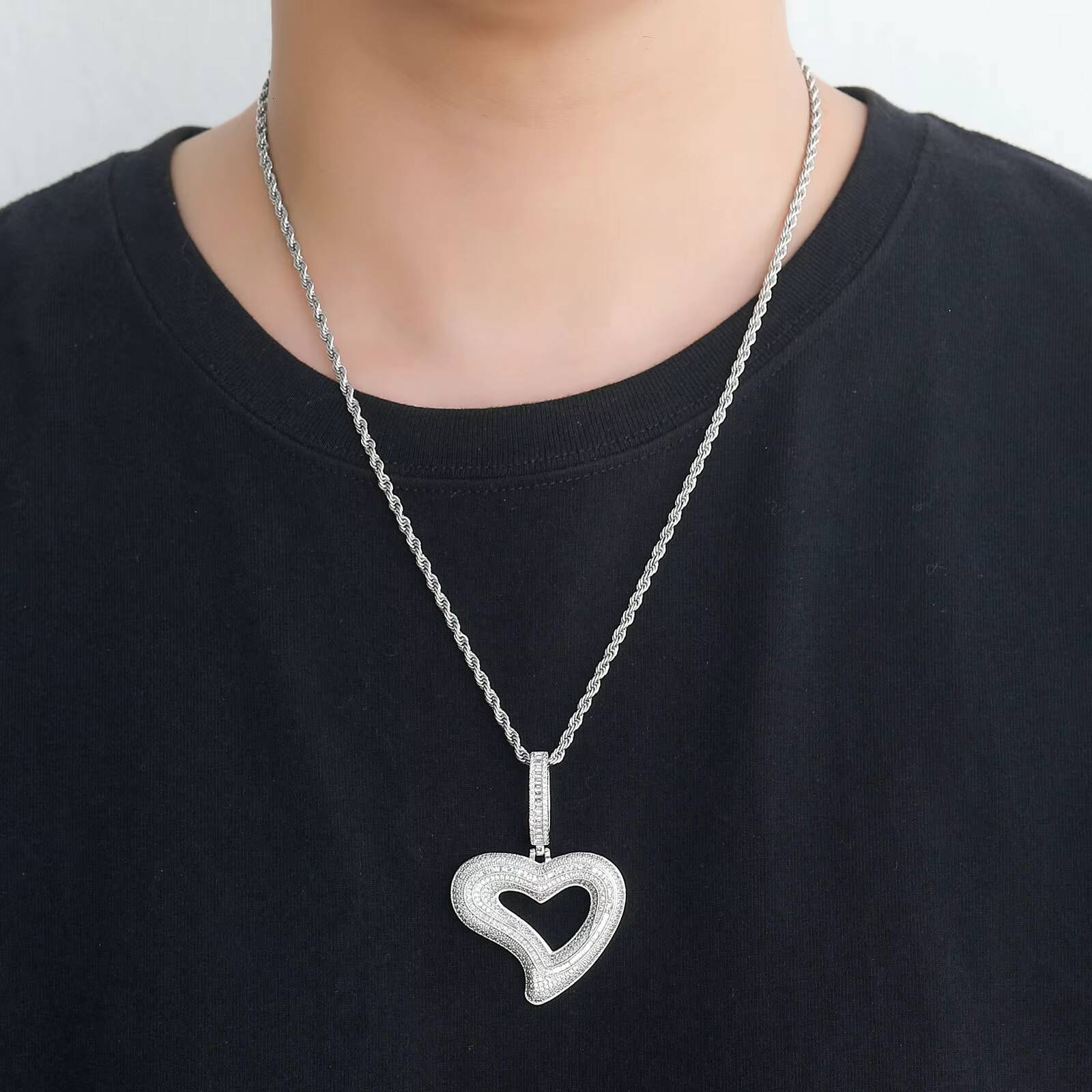 BES Hip Hop 18k Gold Iced Out MoissaniteVVSia Heart Pendant Necklace for Men Women Gift