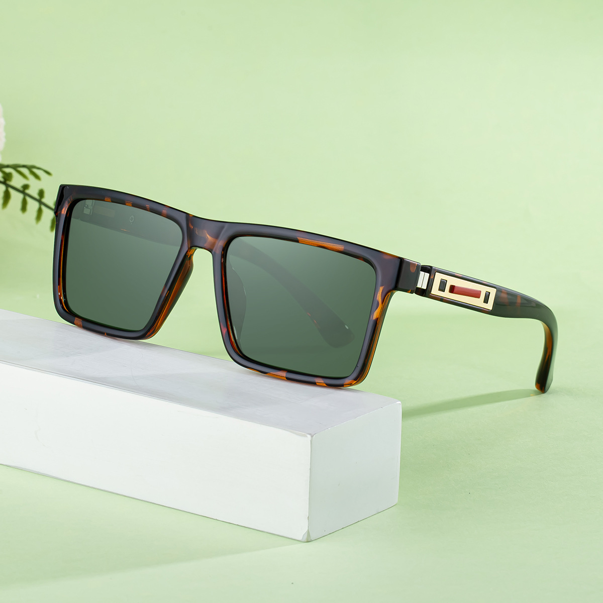 2026 New Fashion Square Frame Polarized Personalized High-End Outdoor Sun Protection Sunglasses for Men,