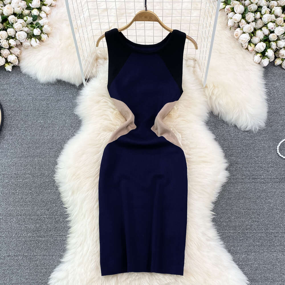 2026 Korean style chic color blocked round neck vest summer new slim a22 fit sleeveless knitted tight fitting dress