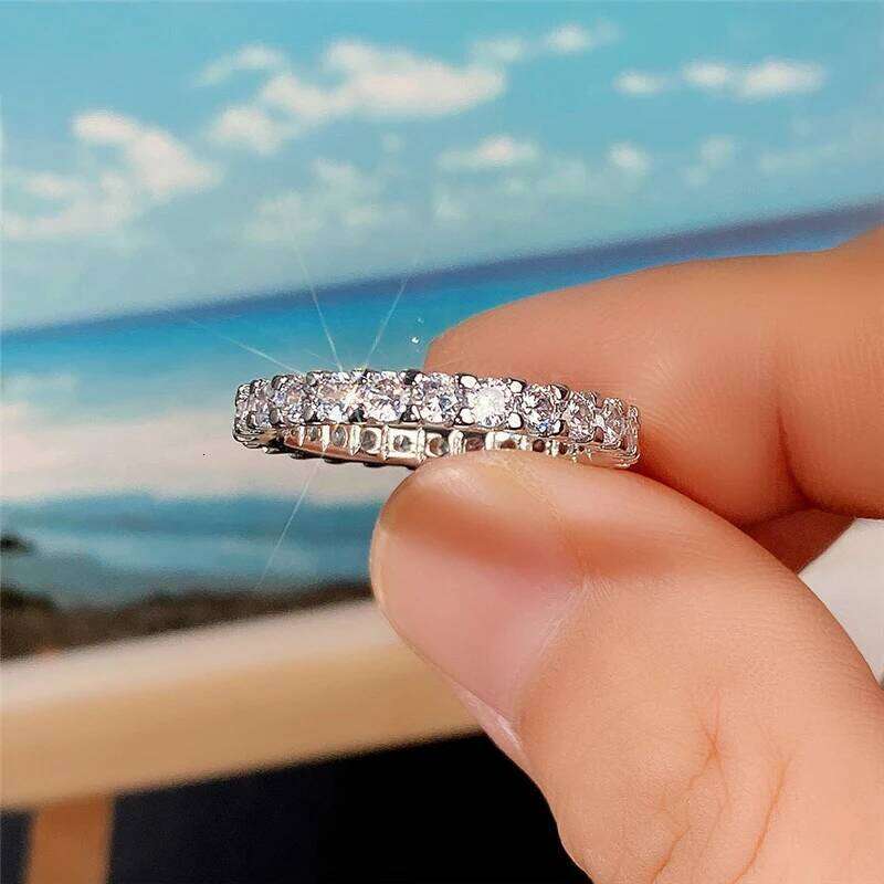 Huitan Fashion Contracted Women's Ring Thin Full Paved Round CZ Versatile Girls Accessories Daily Wear Party Statement Jewelry H260312