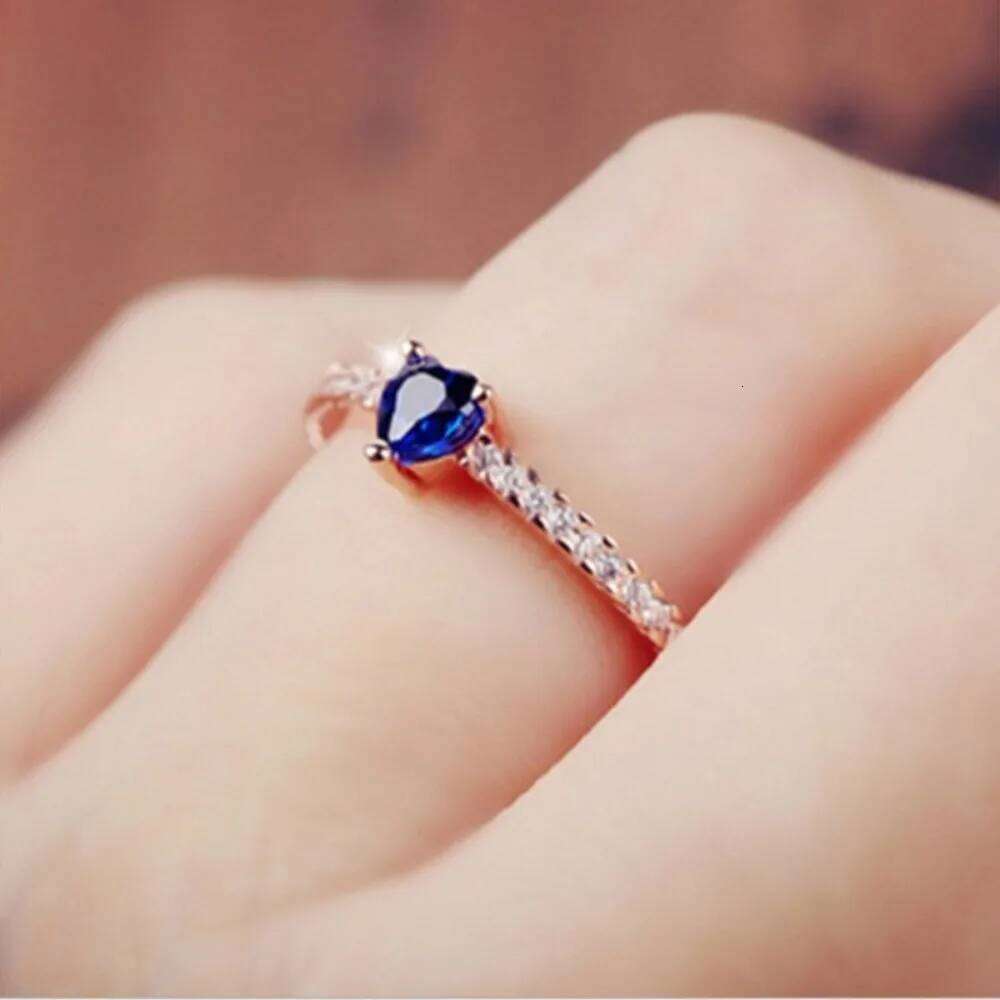 New Simple Cute Female Blue Crystal Stone Ladies Engagement Heart Shaped Zirconia Ring Couple Gift Accessories H260312