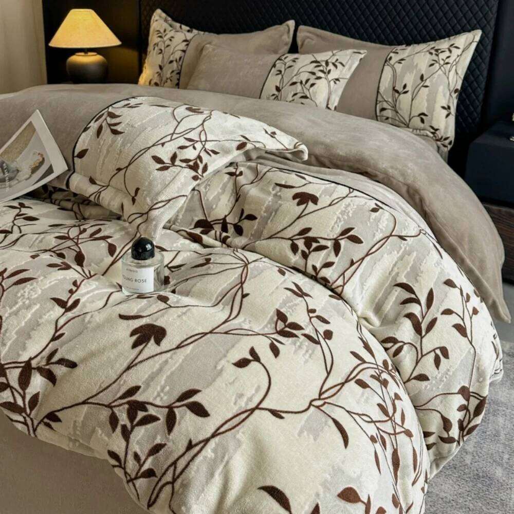Carved Milk Velvet Bedding Thickened Coral Fleece Winter Warm Four-Piece Set Duvet Cover Pillowcase Bed Sheet Home Textiles H260312