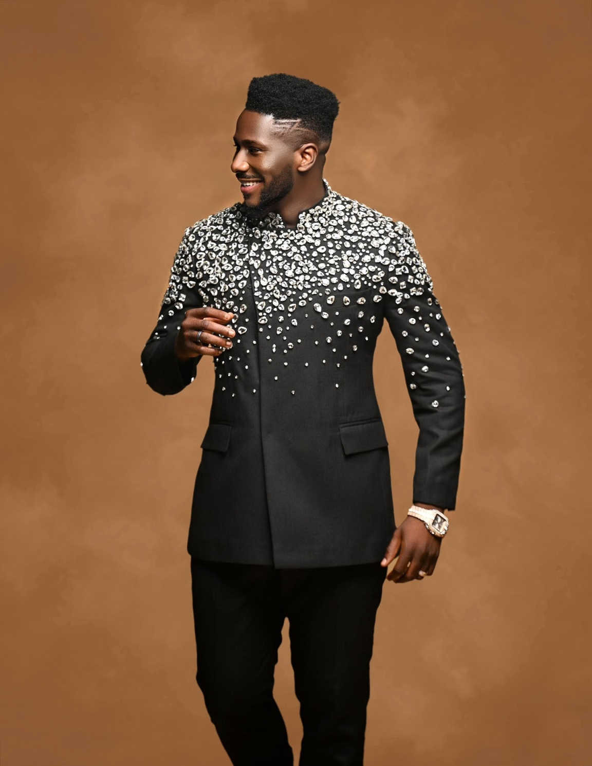 Luxurious Diamond Wedding Groom Tuxedo 2 Piece Blazer Pant High Lapel Beaded Formal Occasions Celebrity Prom Party Suit Customized