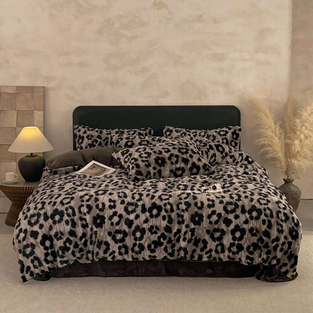 Thicken Milk Velvet Bedding Rabbit Plush Winter Warm Fashion Leopard Printed Four-Piece Set Duvet Cover Pillowcase Bed Sheet H260312