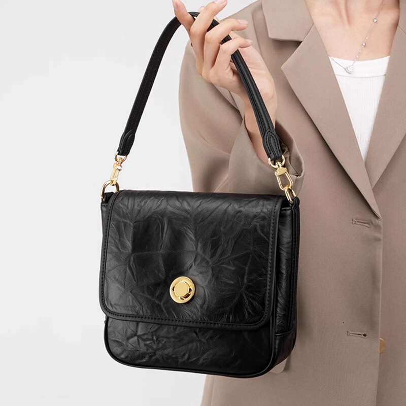 Luxury Shoulder Bags Totes Hobo New Single Underarm Top Layer Cowhide Hand Grasped Texture Women S Niche High End Wrinkled Retro Tote Bag SENYY