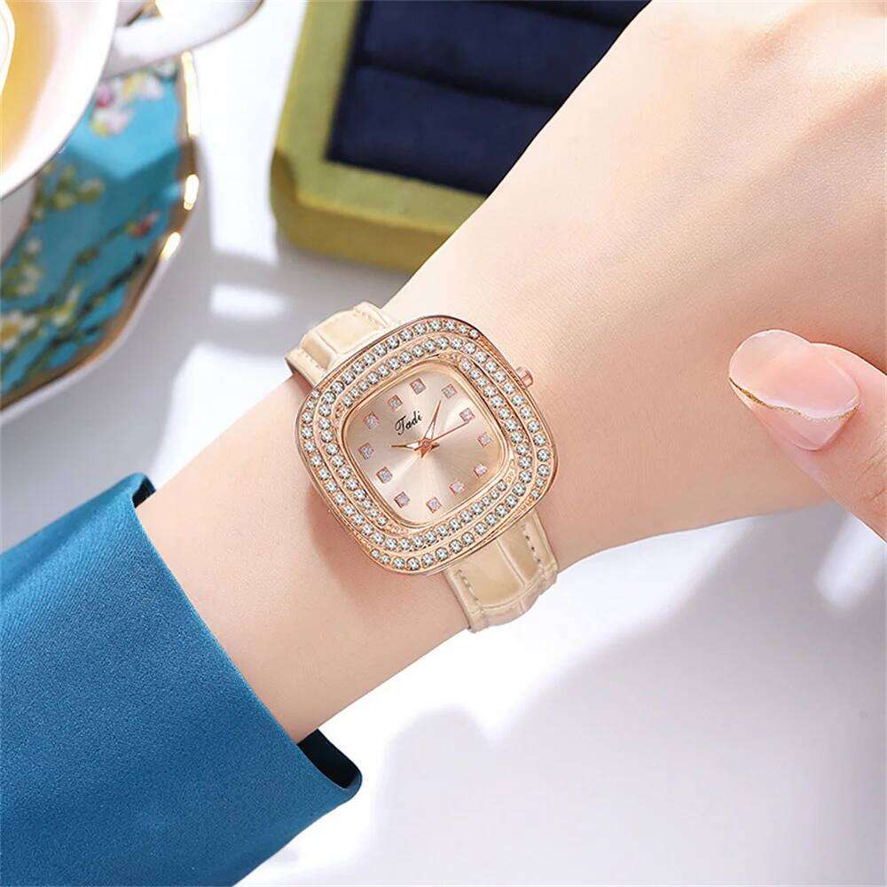Fashion 2024 Luxury Women's Full Star Simple Diamonds Quartz Watch Casual Girl Pink Gift Clock Wristwatch