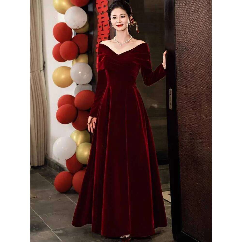 Mauroicardi Spring Long Luxury Elegant Chic Black Soft Velvet Evening Party Wedding Dresses for Women Off Shoulder Maxi Clothes C260312