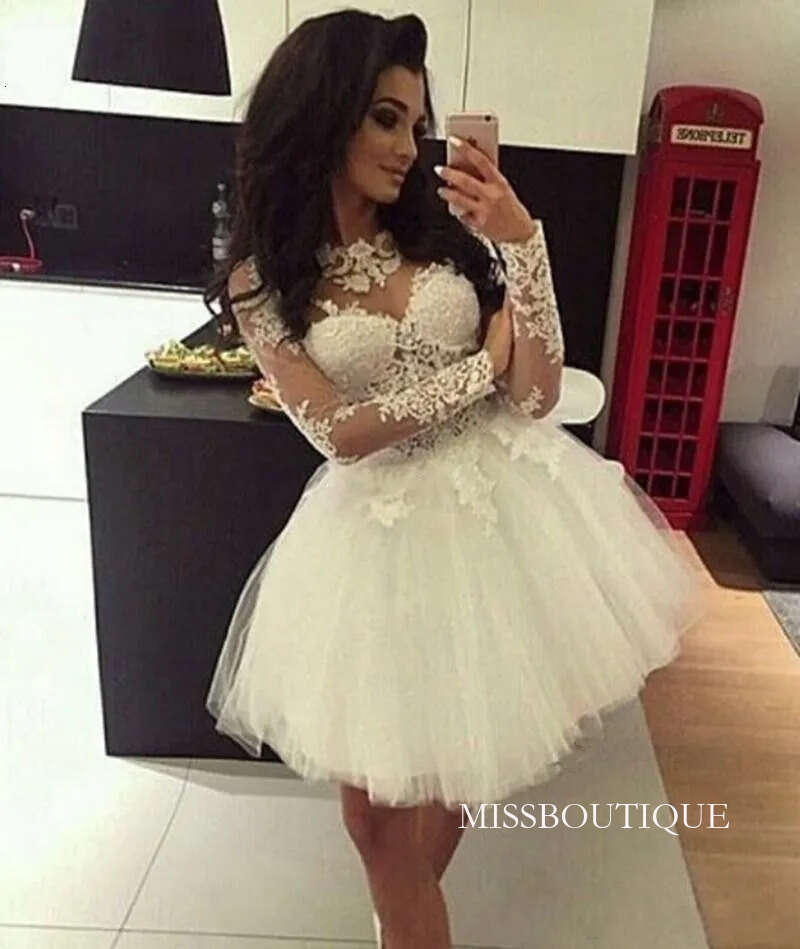 2024 Simple Short Mini White Wedding Dresses Jewel Neck Tulle Illusion Long Sleeves Lace Appliques Puffy Plus Size Formal Bridal Gowns 403 B0312