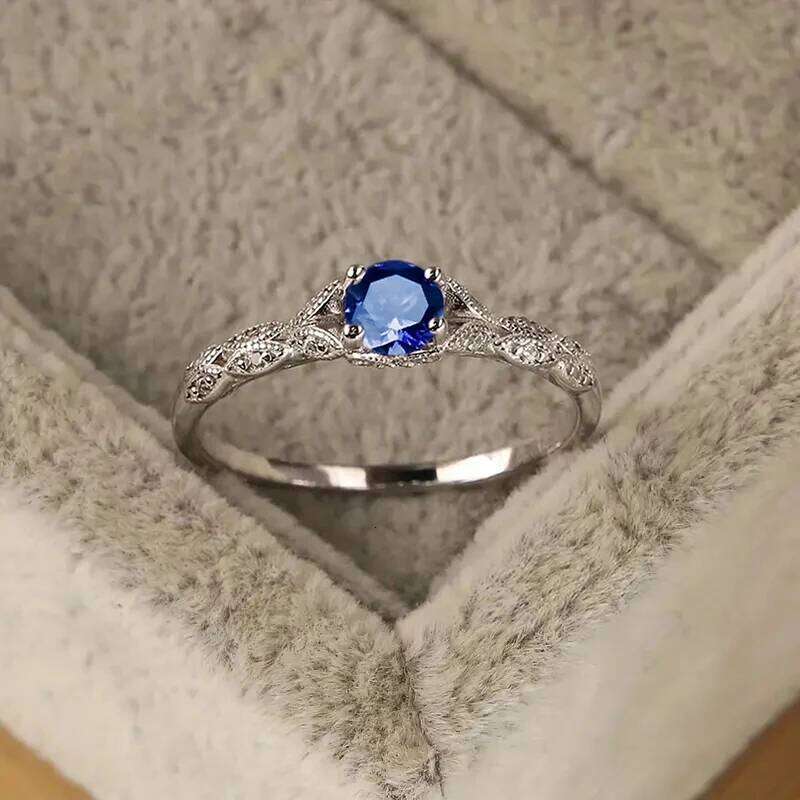 Light Luxury Style Cubic Zirconia Women's in Europe and America Simple Fashion Temperament Ring H260312