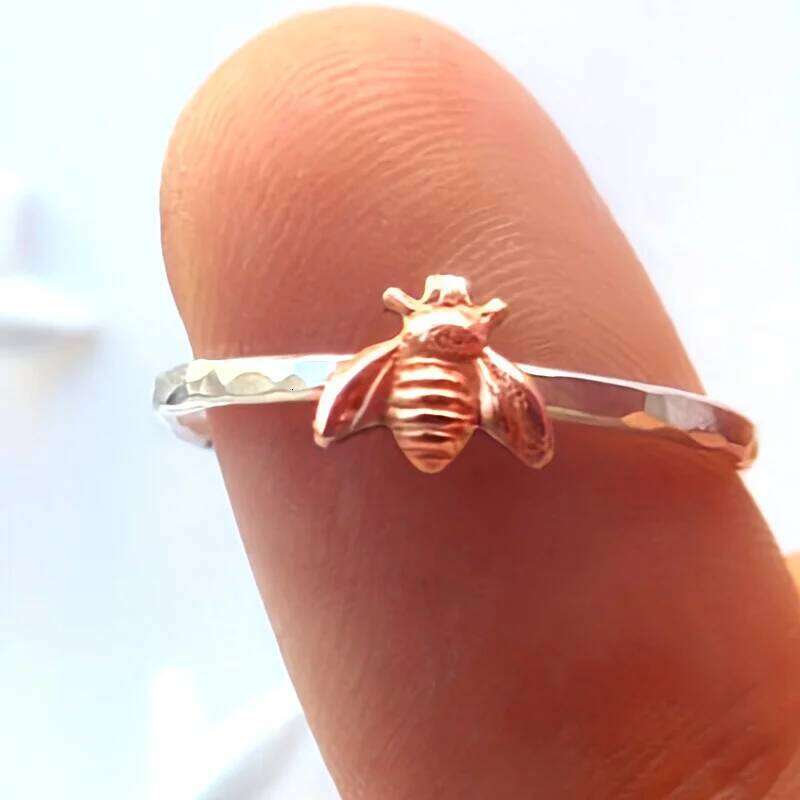 Huitan Dainty Bee Finger Ring All Match Trend Jewelry Lady Daily Wearable Delicate Design Insect Accessories for Women H260312