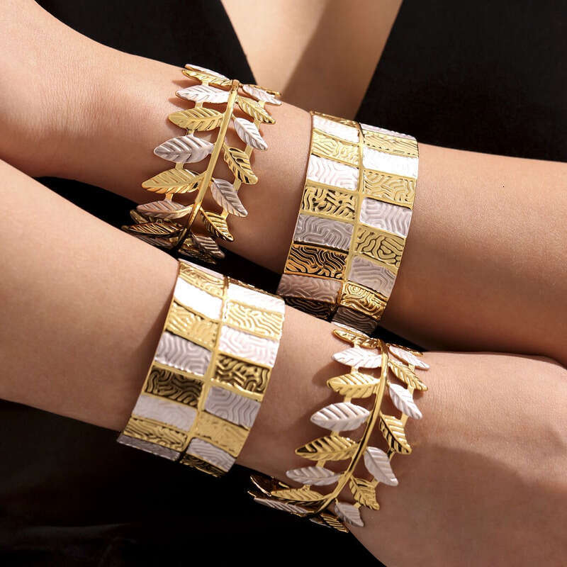 Women's Bohemian Bracelet: Fashion Pleated Round Open Stainless Steel Bangle & Arm Ring, Minimalist Style, Unique Wristband, Light Luxury Jewelry