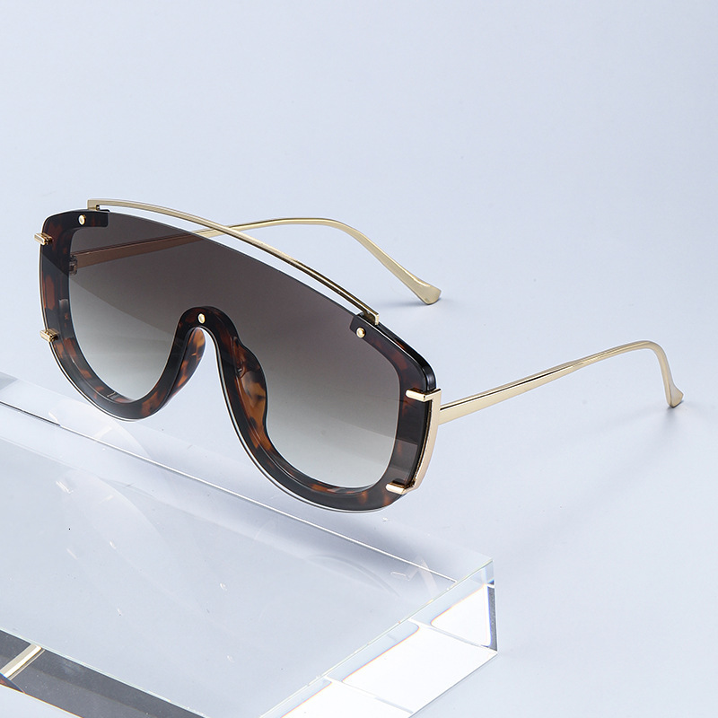 2026 New Large Frame One-piece Colorful Ins Personality Modern Fashion Internet Celebrity Sunglasses for Women