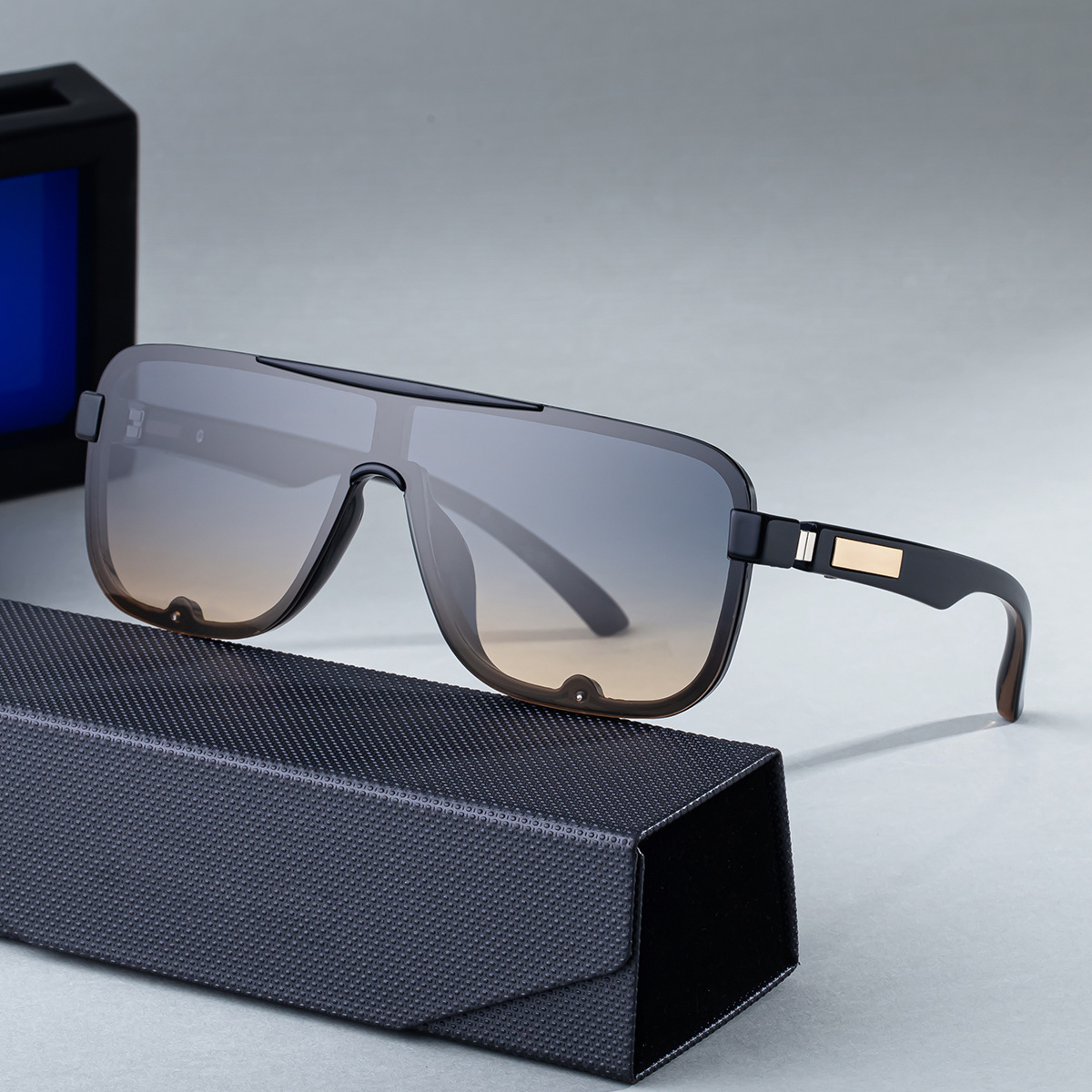 2026 New Fashion Square Frame Polarized Personalized Outdoor High-End Driving Sunglasses for Men,