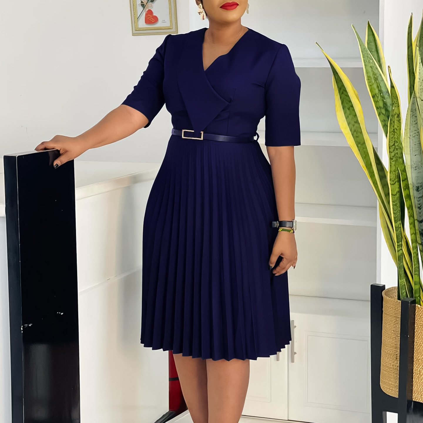 D562 Womens Fashion 2025 Summer New Stylish Elegant V-neck Solid Color Plus Size Pleated Dress
