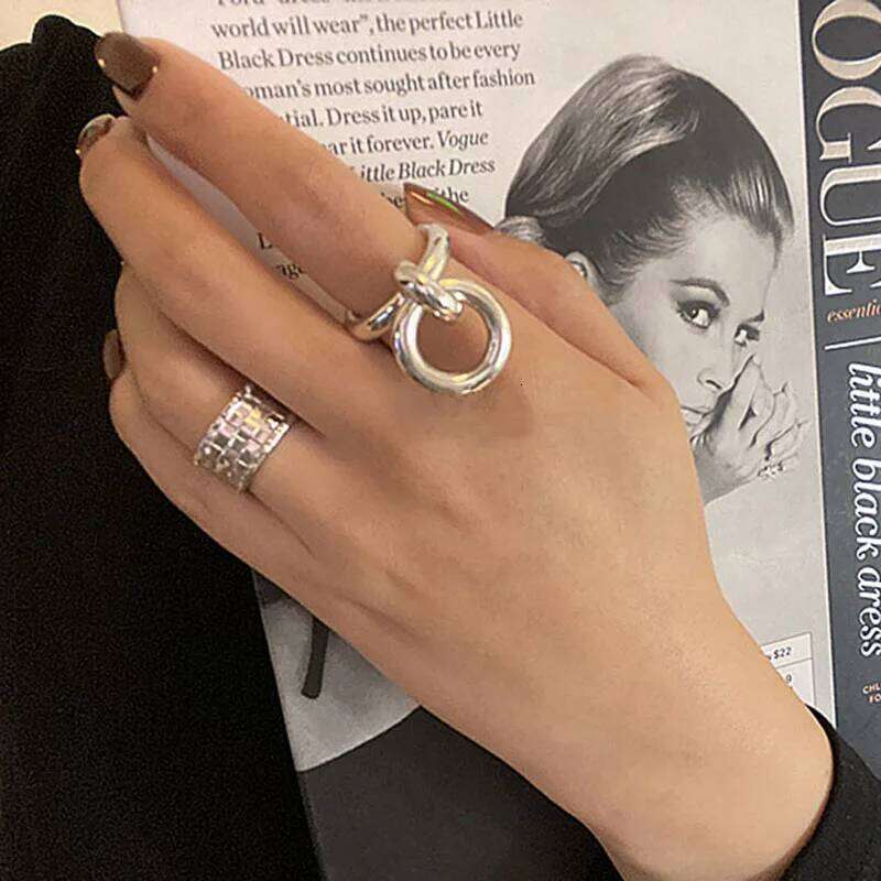 Foxanry Silver Color Engagement Rings for Women Couples New Fashion Creative Circle Pendant Birthday Party Jewelry Gifts H260312