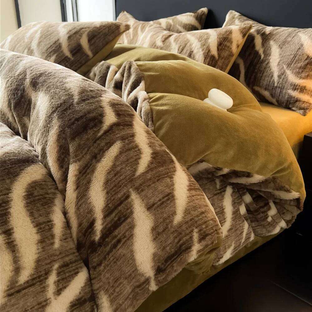 Leopard Print Rabbit Plush Quilt Cover Pillowcase Bed Sheet Four-Piece Class A Thicken Winter Warm Coral Fleece Bedding Set H260312