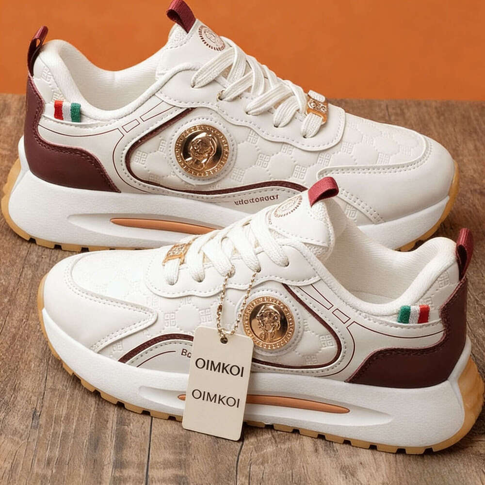 Designer shoes Classic Casual Sports Thick Sole Versatile Fashion Walking for Men and Women Same Style Soft Batch Light Luxury Running Shoes