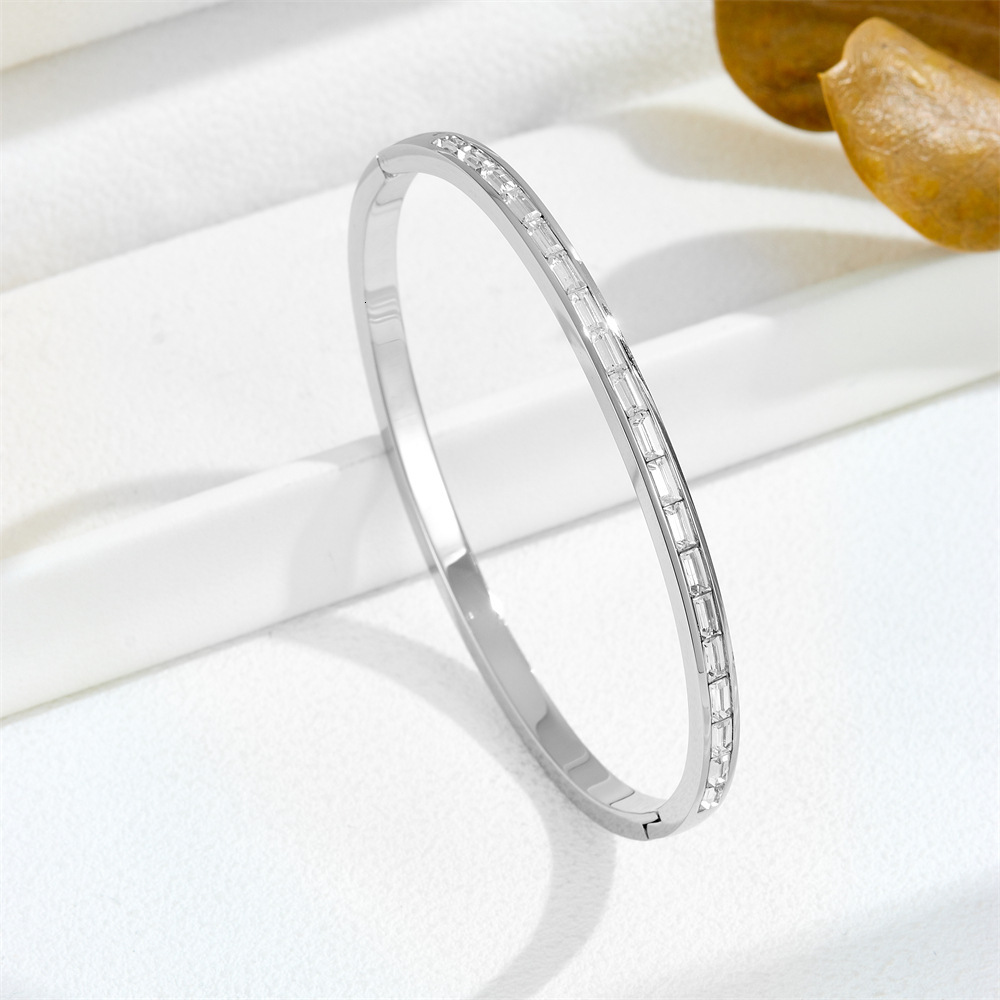 Luxury Brand Designer Jewelry New Fashion Square Diamond Bracelet European And bracelet American Light Luxury Design High-End Elegance For Women